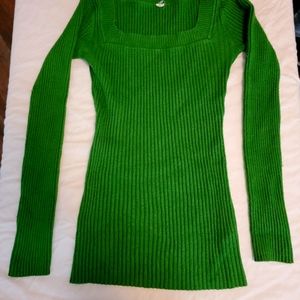 Unbranded long sleeve green sweater